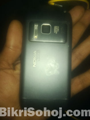 NOKIA N8